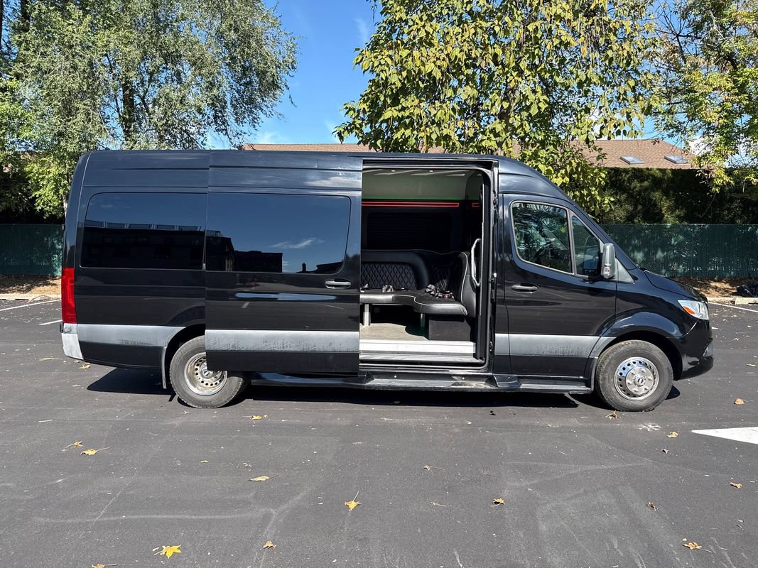 Used 2021 Mercedes-Benz Sprinter 3500 image 23