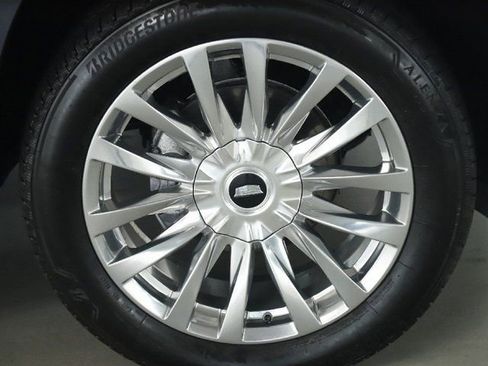 Used 2022 Cadillac Escalade Premium Luxury image 12