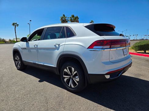 New 2026 Volkswagen Atlas Cross Sport SE FWD image 3