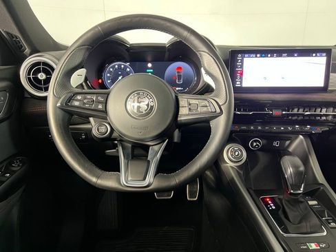 Used 2024 Alfa Romeo Tonale Veloce w/ Active Assist Package image 17