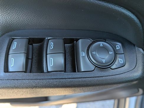 Used 2019 Chevrolet Equinox LT image 11