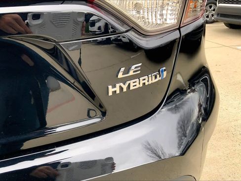 Used 2023 Toyota Corolla LE image 9