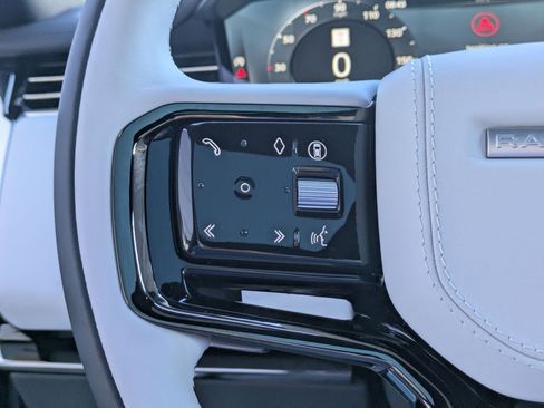 New 2026 Land Rover Range Rover Sport Dynamic SE AWD/4WD image 17