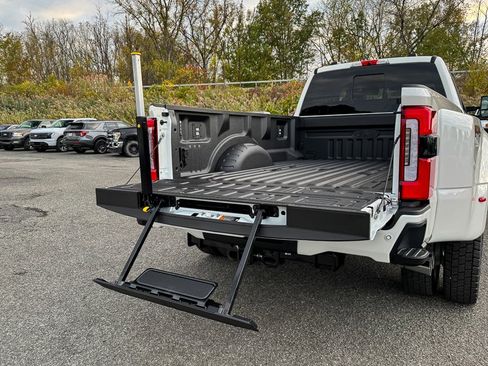 New 2026 Ford F450 Platinum w/ FX4 Off-Road Package image 26