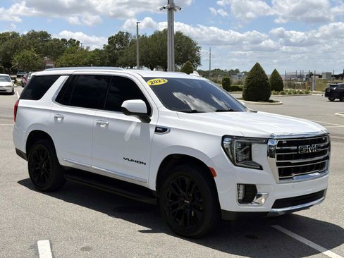 Used 2023 GMC Yukon SLT AWD/4WD image 7