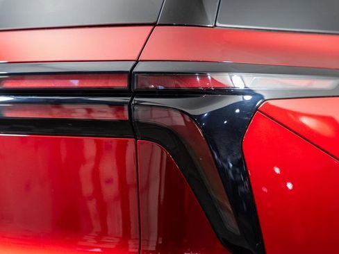 New 2026 Chevrolet Traverse LT w/ Driver Confidence Package image 8