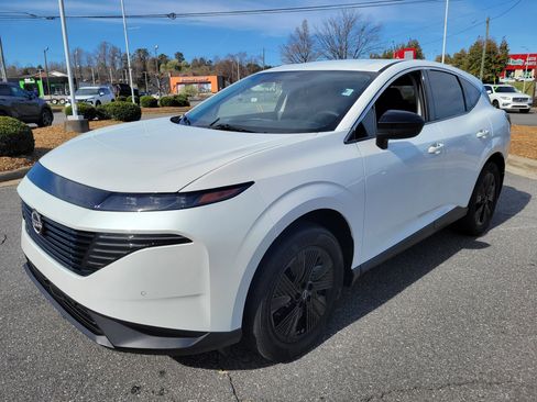 Certified 2025 Nissan Murano SV image 1