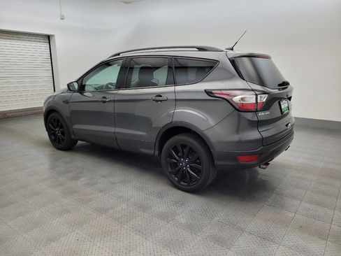 Used 2017 Ford Escape SE w/ SE Sport Appearance Package FWD image 3