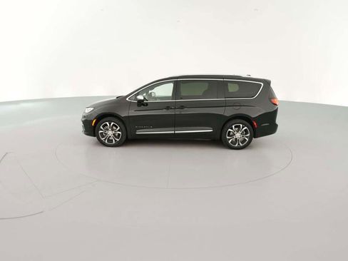 New 2026 Chrysler Pacifica Pinnacle image 6