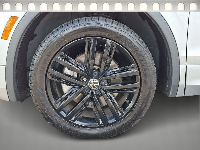 Used 2022 Volkswagen Tiguan SE R-Line AWD/4WD image 8