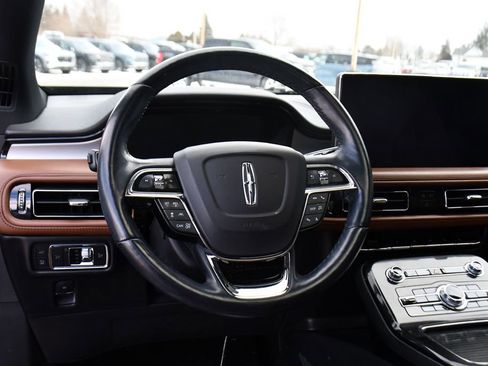 Used 2022 Lincoln Nautilus Reserve w/ Equipment Group 201A image 12