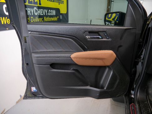 Used 2024 GMC Canyon AT4 AWD/4WD image 20