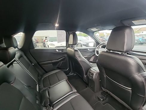 Used 2025 Ford Escape ST-Line Select AWD/4WD image 16