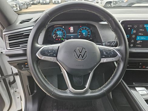 Used 2025 Volkswagen Atlas Cross Sport SE image 18