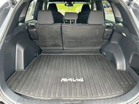 Used 2022 Toyota RAV4 SE w/ Convenience Package AWD/4WD image 28