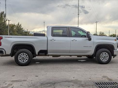 Used 2020 Chevrolet Silverado 2500 LT w/ All Star Edition image 9
