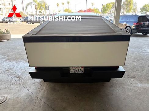 Used 2024 Tesla Cybertruck AWD Crew Cab image 4