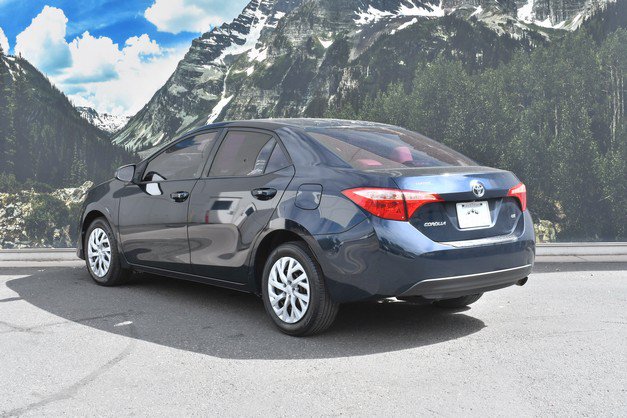 Used 2017 Toyota Corolla LE w/ Carpet Mat Package (TMS) FWD image 9