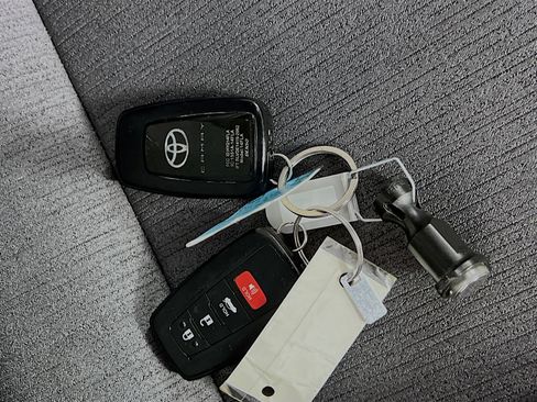 Used 2024 Toyota Camry LE w/ Convenience Package image 36