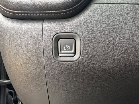 Used 2023 GMC Sierra 2500 Denali w/ Denali Ultimate Package image 39