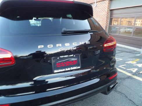 Used 2016 Porsche Cayenne image 9