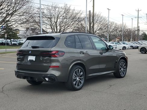 New 2026 BMW X5 xDrive40i w/ M Sport Package AWD/4WD image 3
