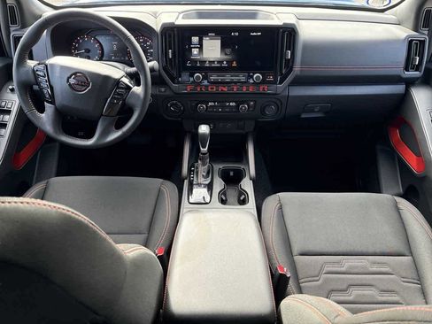 Used 2025 Nissan Frontier PRO-4X image 10