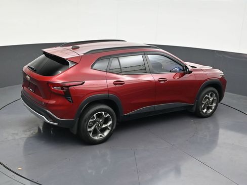 Used 2024 Chevrolet Trax LT image 25