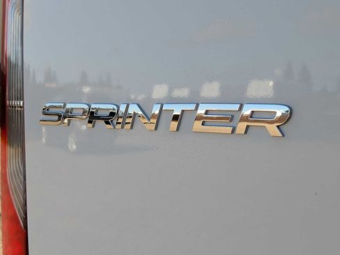 Used 2025 Mercedes-Benz Sprinter 2500 image 18