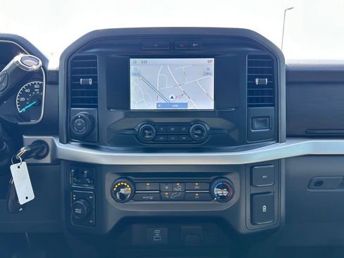 Used 2022 Ford F150 XLT w/ Trailer Tow Package image 5