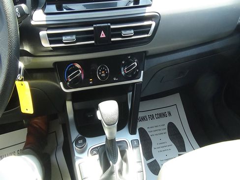 Used 2023 Kia Seltos LX AWD/4WD image 23