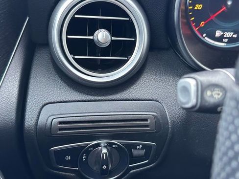 Used 2021 Mercedes-Benz GLC 300 4MATIC image 19