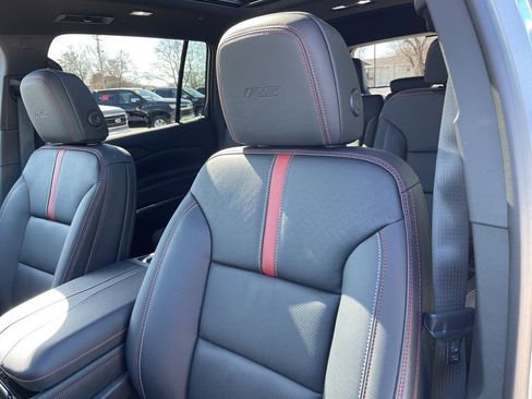 New 2026 Chevrolet Traverse RS image 8