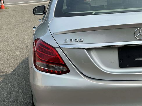 Used 2018 Mercedes-Benz C 300 4MATIC Sedan image 12