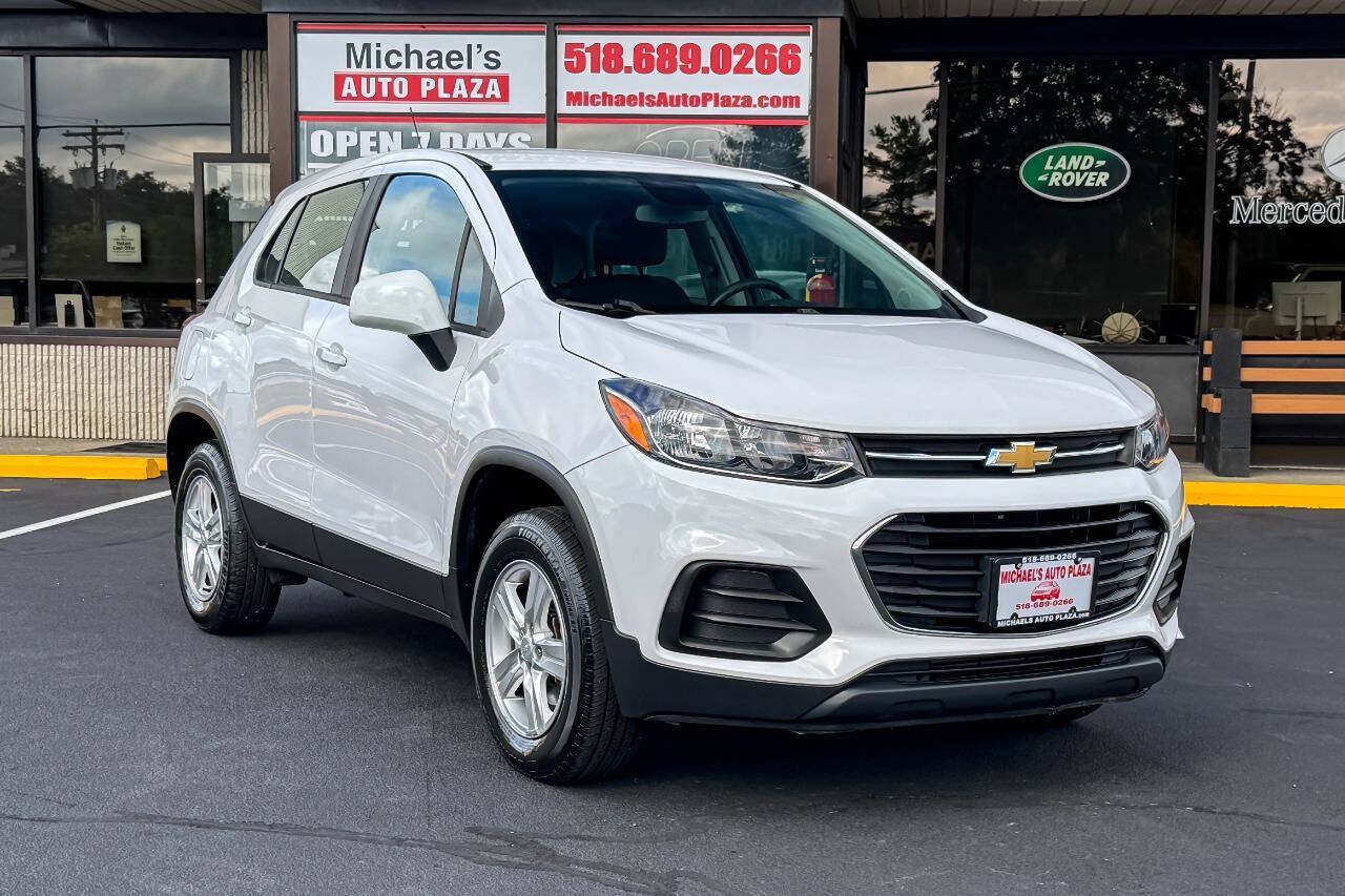 Used 2019 Chevrolet Trax LS AWD/4WD image 1