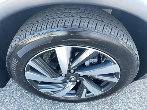 Used 2023 Nissan Murano SL w/ SL Moonroof Package image 4