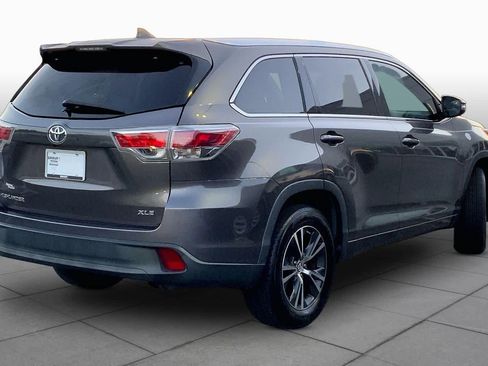 Used 2016 Toyota Highlander XLE FWD image 13