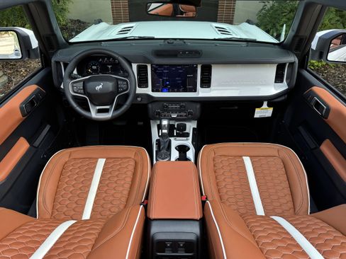 Used 2025 Ford Bronco Outer Banks AWD/4WD image 37
