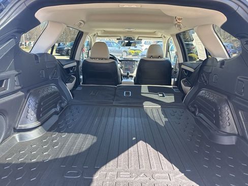 Used 2023 Subaru Outback Limited image 10