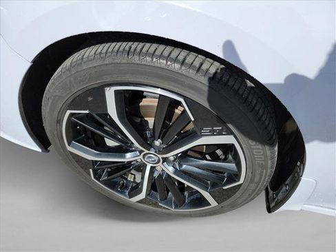 Used 2023 Nissan Altima 2.5 SR w/ SR Premium Package FWD image 9