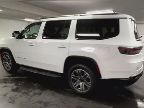 Used 2024 Jeep Wagoneer 4WD w/ Premium Group I image 6