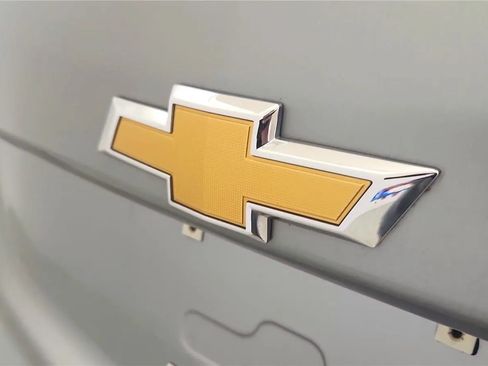 Used 2023 Chevrolet Equinox LT FWD image 16