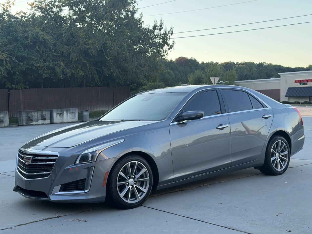 Used 2018 Cadillac CTS Luxury RWD image 1