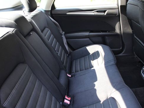 Used 2015 Ford Fusion SE FWD image 34