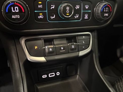 Used 2024 GMC Terrain SLE w/ Driver Convenience Package AWD/4WD image 30
