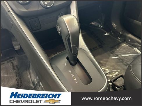 Certified 2022 Chevrolet Trax LT w/ LT Convenience Package AWD/4WD image 24