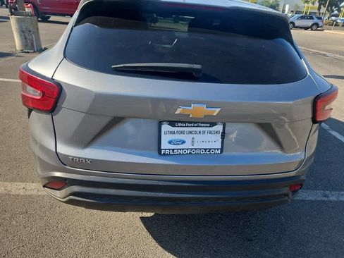Used 2025 Chevrolet Trax LS w/ Driver Confidence Package FWD image 7