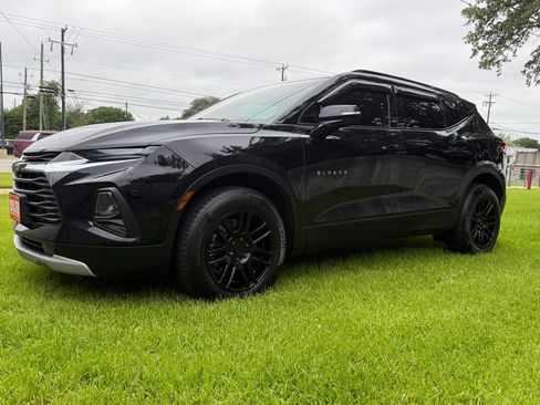Used 2021 Chevrolet Blazer LT FWD image 2