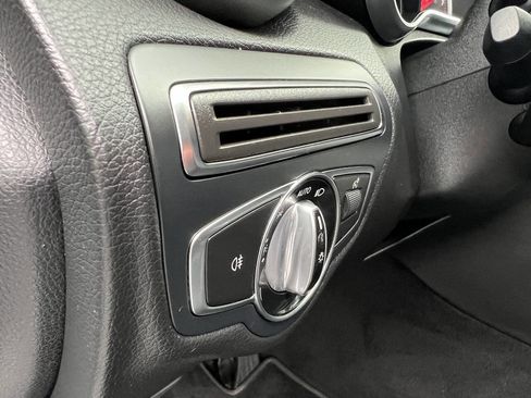 Used 2015 Mercedes-Benz C 300 Sedan image 33