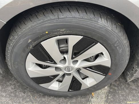 Used 2024 Nissan Altima 2.5 S image 5